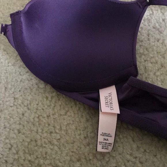 Front Clasp Victoria Secret Push-up Bra - Picture 3 of 3